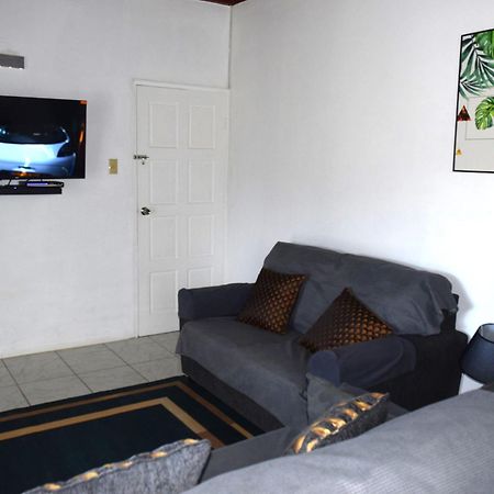 Apartamento Harriott Heights Mandeville Exterior foto